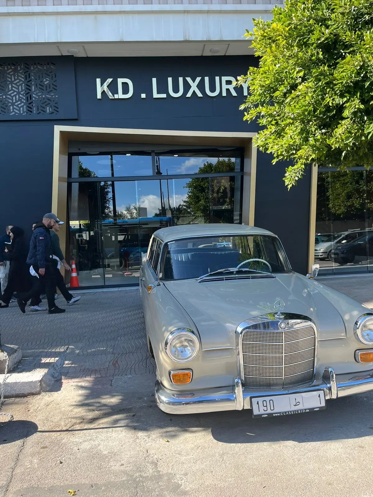 Mercedes-Benz 190 Heckflosse Fintail (W110, 1965)